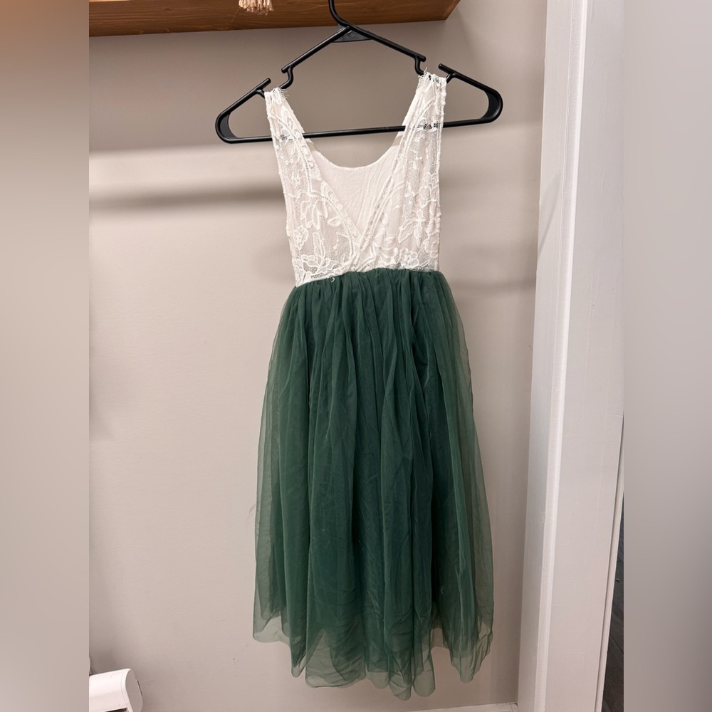 Beautiful flower girl dress size 8